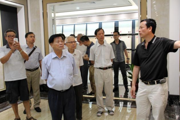 图6、超耐磨高硬度全抛釉砖展区.jpg